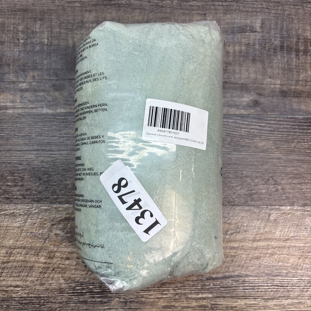 Bedsure Fleece Throw Blanket 50" x 60" Sage Green Cozy Lightweight Super Soft - Picture 3 of 5